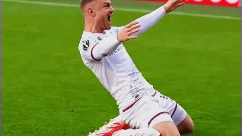 巴恩斯狂赞奎克利：非凡才华引质疑，疑似超人？